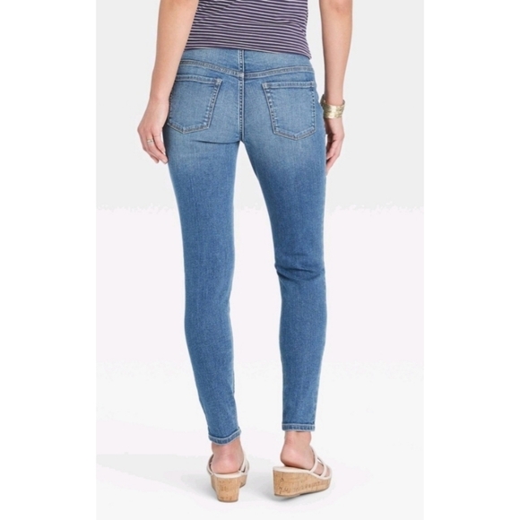 Isabel Maternity by Ingrid & Isabel Blue Skinny Jeans - Picture 4 of 14